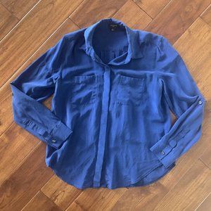 ANN TAYLOR Blue Silk Button Up BLOUSE size Small pockets roll tab long sleeve